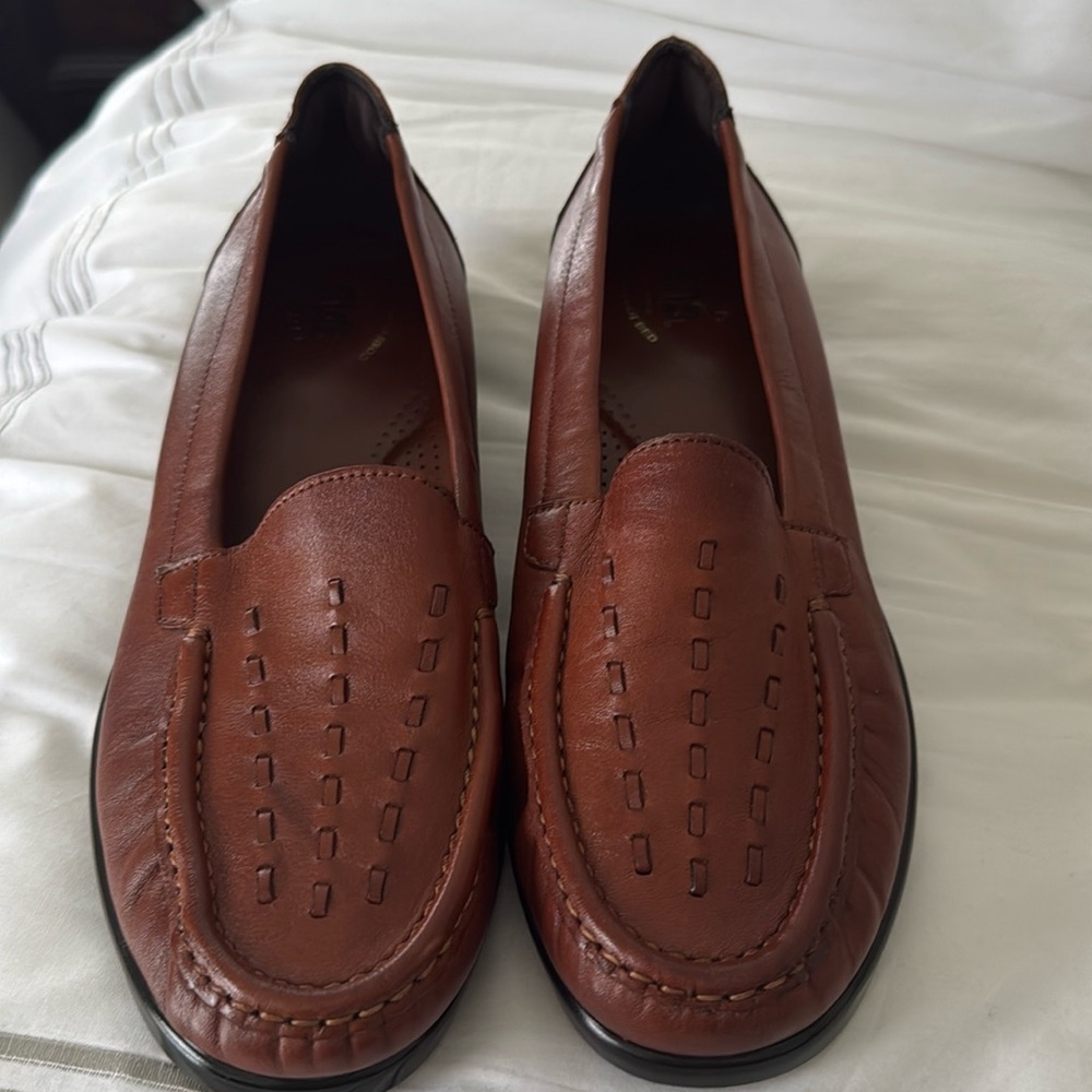 NWOT sas chestnut weave loafer 9 wide width